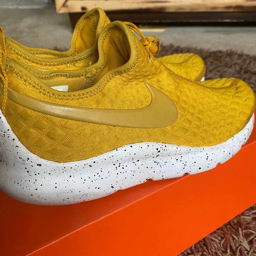 Mustard yellow Aptare Nike shoes